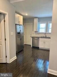 1919 Hoffman St photo'