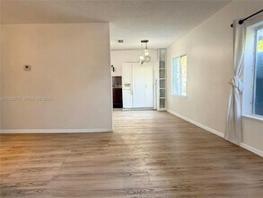 2671 NW 87th Ln in Sunrise, FL - Building Photo - Building Photo