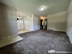 910 E Railroad in Des Moines, IA - Building Photo - Building Photo