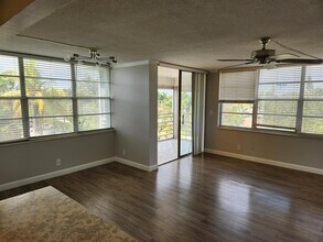 2731 Taft St, Unit 410 in Hollywood, FL - Building Photo - Building Photo