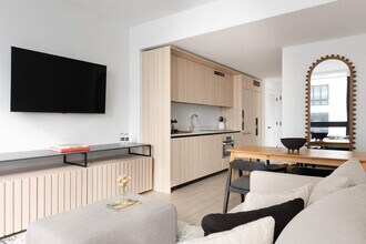 225 N Miami Ave, Unit SI ID1515064P in Miami, FL - Building Photo - Building Photo