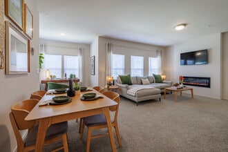 Cypress Crossing in Owasso, OK - Foto de edificio - Interior Photo