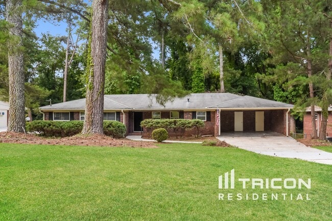 property at 3814 King Arthur Rd SW