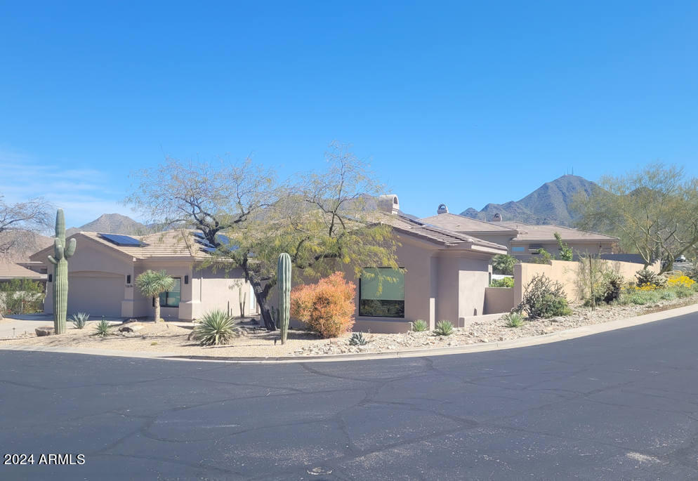10694 E Firethorn Dr in Scottsdale, AZ - Building Photo
