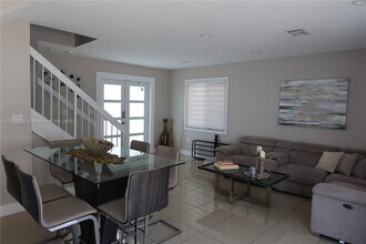 11553 SW 7th St in Miami, FL - Building Photo - Building Photo