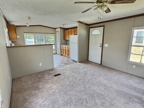 1002 Libby Lane in Barboursville, WV - Building Photo - Building Photo