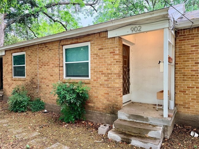 property at 902 Denton St