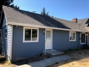 310 SW 2nd St in McMinnville, OR - Building Photo - Building Photo