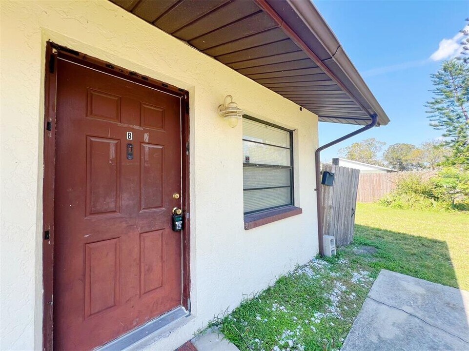 1016 9th Ave NW in Largo, FL - Building Photo