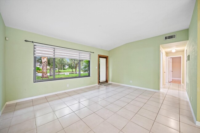 9170 SW 192nd Dr in Cutler Bay, FL - Foto de edificio - Building Photo