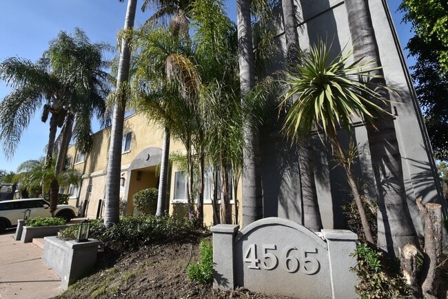 property at 4565 Hazeltine Ave