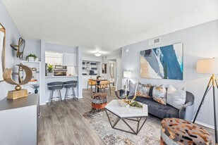 Junction at 7760 in Dallas, TX - Building Photo