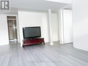 14 Tormina Ct in Markham, ON - Building Photo - Building Photo