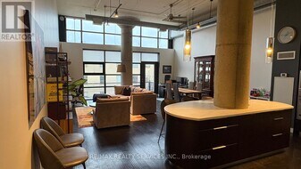 90 Sumach St in Toronto, ON - Building Photo