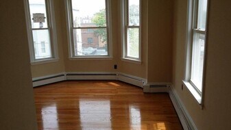 18 Rossmore St, Unit 2 in Somerville, MA - Building Photo