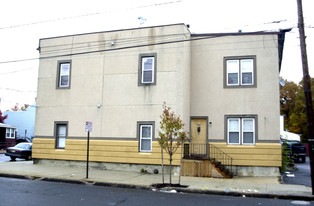 702 Anderson St Apartments