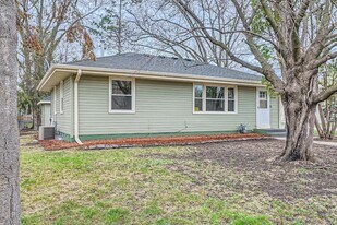 6300 Quebec Ave N in Minneapolis, MN - Building Photo