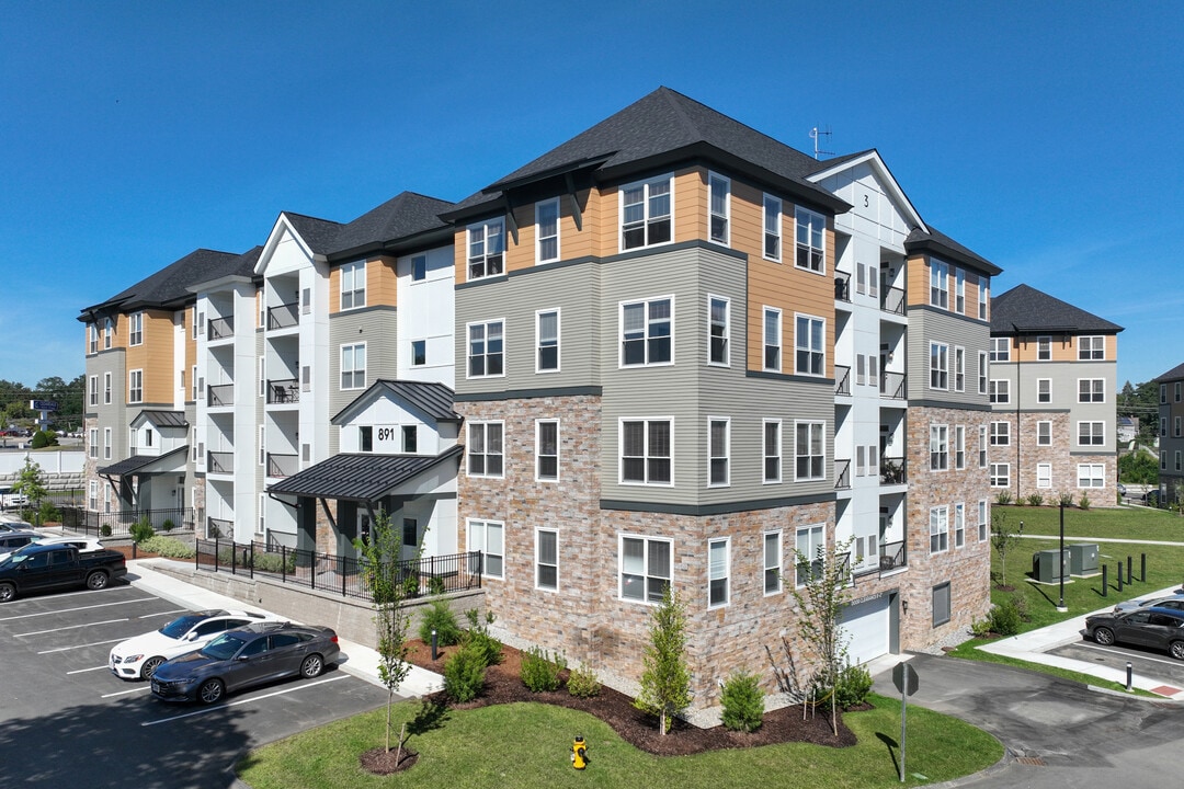 The James Apartments in Haverhill, MA - Building Photo