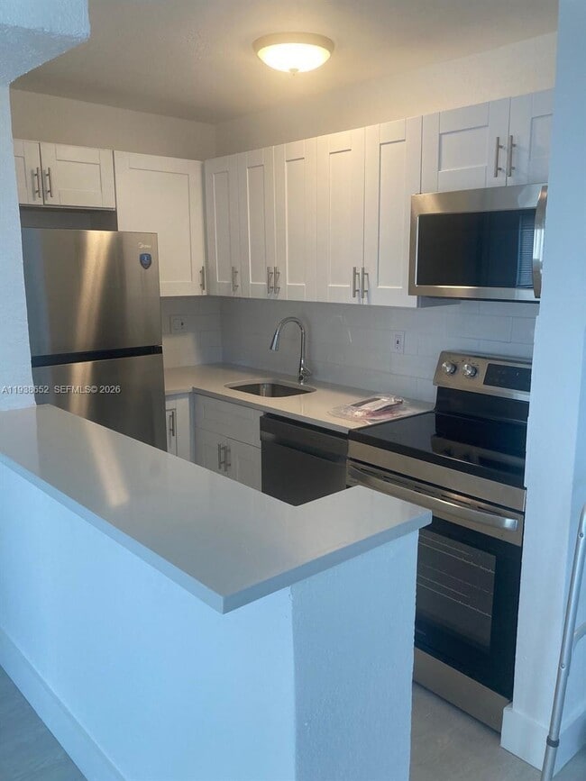 199 E McNab Rd in Pompano Beach, FL - Building Photo - Building Photo