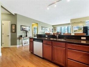 500 E Grant St in Minneapolis, MN - Building Photo - Building Photo