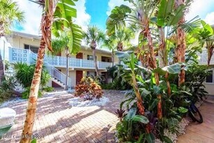 102 S Peninsula Dr in Daytona Beach, FL - Building Photo