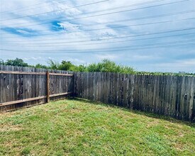 427 Wilshire Rd in San Marcos, TX - Building Photo - Building Photo