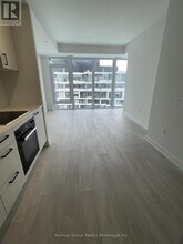 1 Quarrington Lane in North York, ON - Building Photo - Building Photo