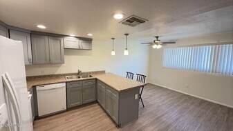 4418 N 53rd Ln in Phoenix, AZ - Building Photo