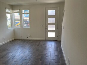 2056 N Walling Ln in Clovis, CA - Building Photo - Building Photo