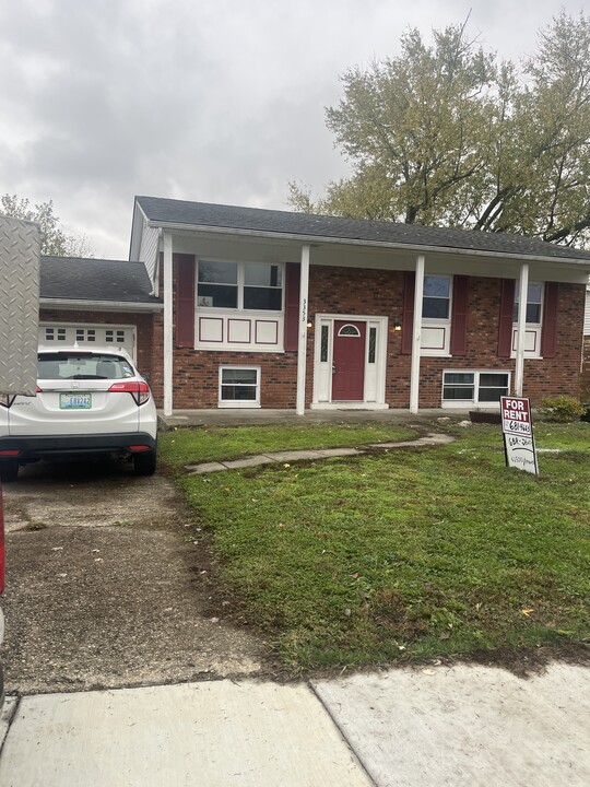 3353 Fir Tree Ln in Erlanger, KY - Foto de edificio