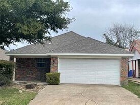 5412 Village Green Dr in Mesquite, TX - Building Photo