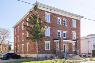 125 Glenora St Apartments