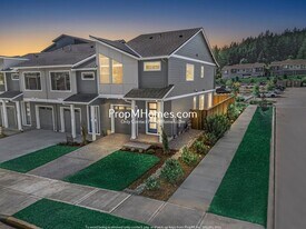 11269 SE Pleasant Vly Pkwy in Happy Valley, OR - Building Photo
