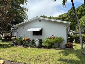 3123 SW Natura Ave in Deerfield Beach, FL - Building Photo - Building Photo