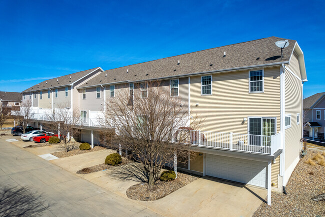 White Birch Park Townhomes in Ankeny, IA - Building Photo - Building Photo