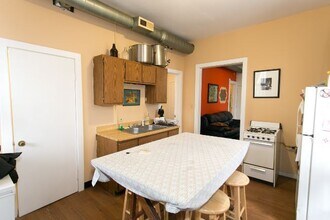 1222 N Maplewood Ave, Unit J05P in Chicago, IL - Building Photo - Building Photo