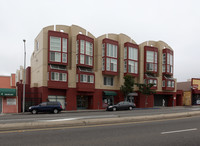 Vista Grande Apartments in Daly City, CA - Foto de edificio - Building Photo