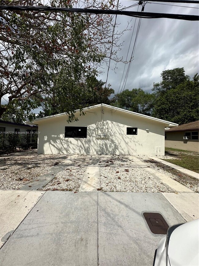 3687 William Ave in Miami, FL - Building Photo - Building Photo