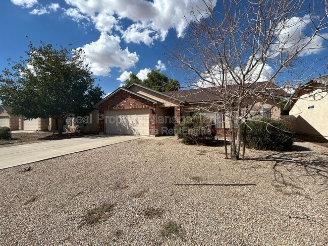 4926 E Whitehall Dr in Queen Creek, AZ - Building Photo - Building Photo