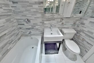 334 E 100th St in New York, NY - Building Photo - Building Photo
