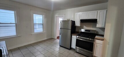 1655 State St, Unit 1F in Hamden, CT - Building Photo - Building Photo