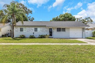 6842 62nd Ave N in Pinellas Park, FL - Building Photo