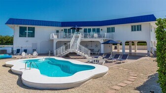 7760 Aviation Blvd in Marathon, FL - Building Photo