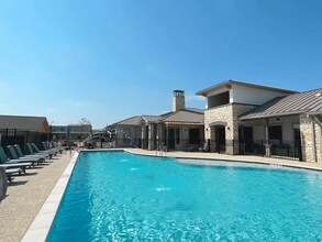 The Lantana Apartments in San Marcos, TX - Foto de edificio - Building Photo