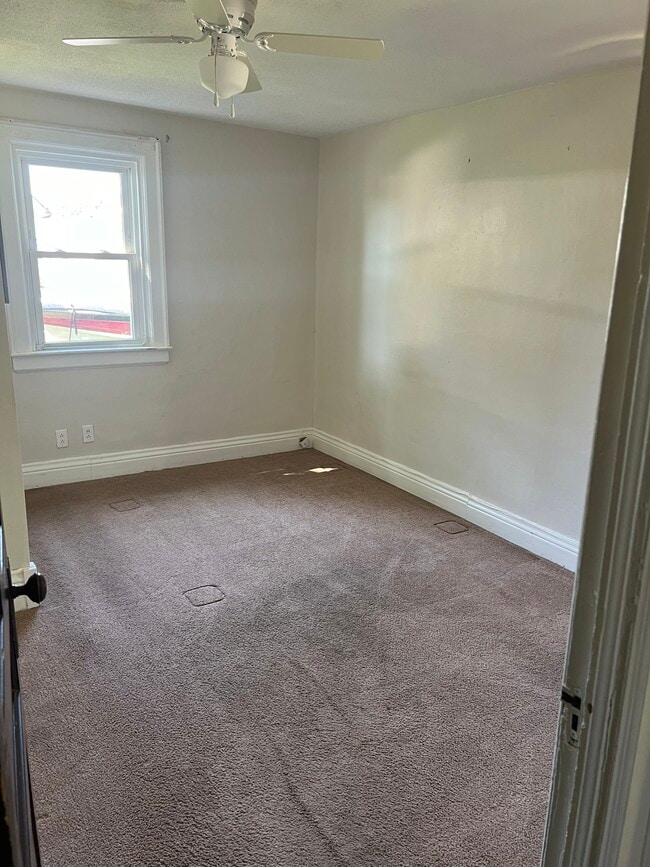 40 Seneca Creek Rd, Unit 3 in West Seneca, NY - Building Photo - Building Photo