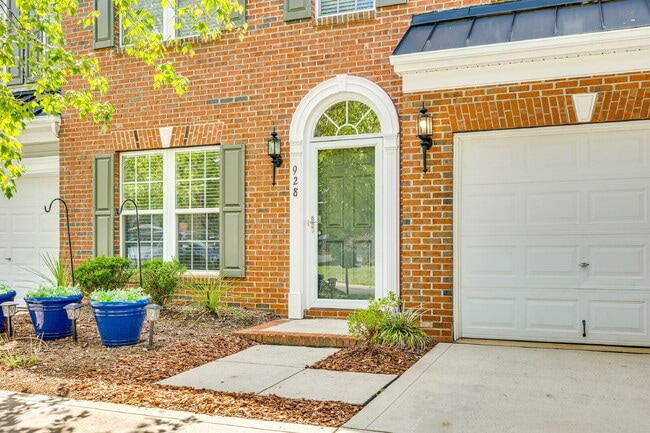 property at 928 Kite Dr