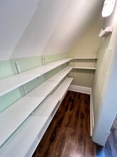 2048 S Layton Blvd, Unit 2048A Upper in Milwaukee, WI - Building Photo - Building Photo