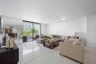 500 Three Islands Boulevard in Hallandale Beach, FL - Building Photo - Building Photo