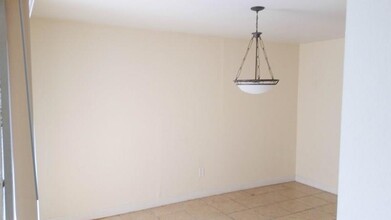 8901 S Braeswood Blvd in Houston, TX - Building Photo - Building Photo