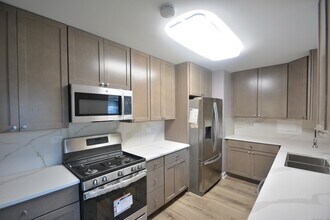 373 Nancy Ln in Wheeling, IL - Building Photo - Building Photo